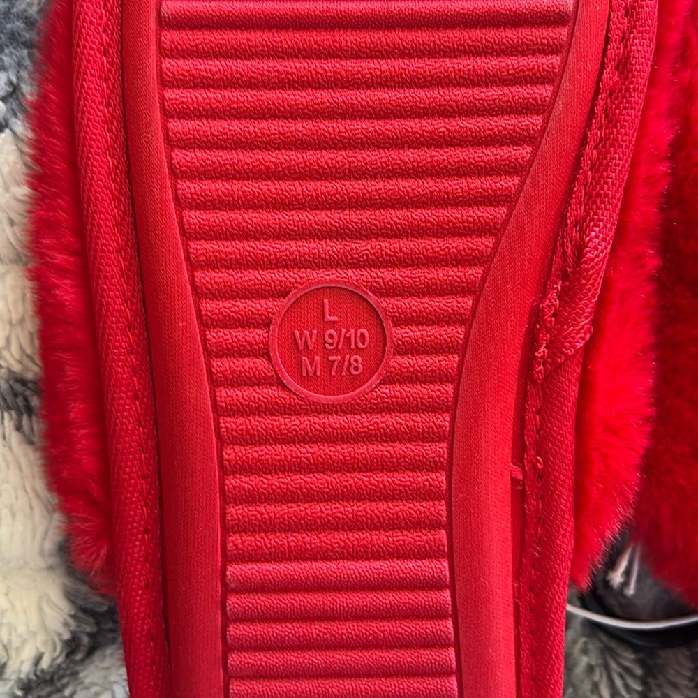 Target Slippers - Picture 3 of 3